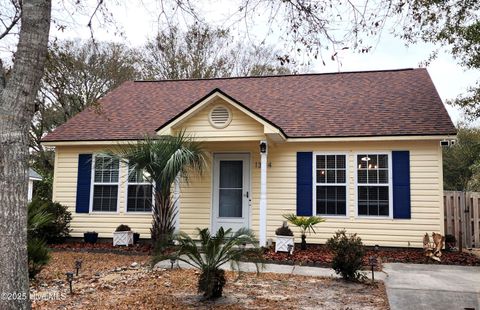 A home in Oak Island