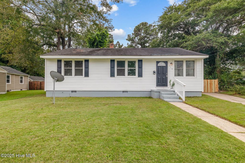 Photo of 115 Banks Street, Jacksonville, NC 28540 (MLS # 100531373)