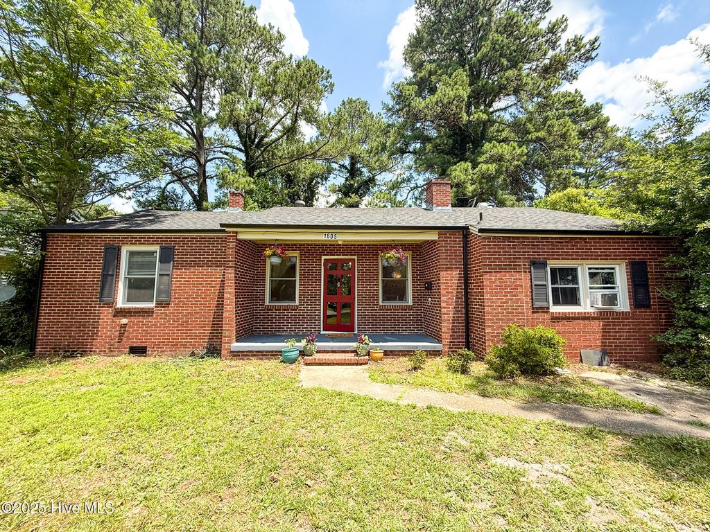 Photo of 1605 E Holly Street, Goldsboro, NC 27530 (MLS # 100507960)