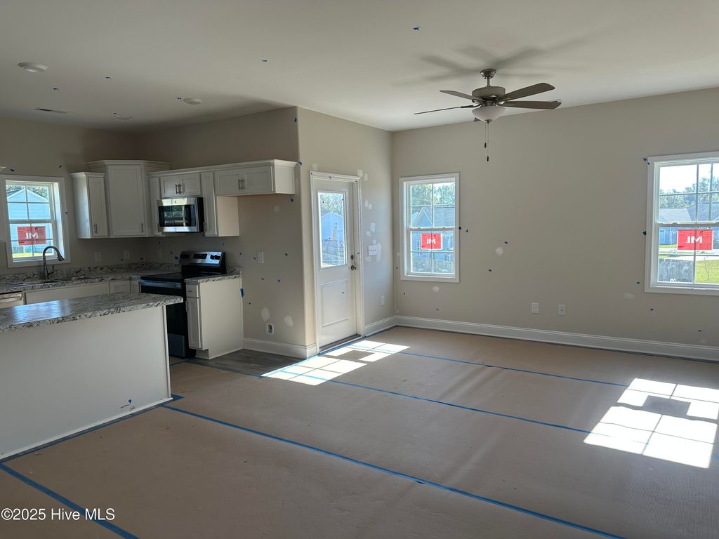 Photo of 102 Dole Court, Richlands, NC 28574 (MLS # 100537608)