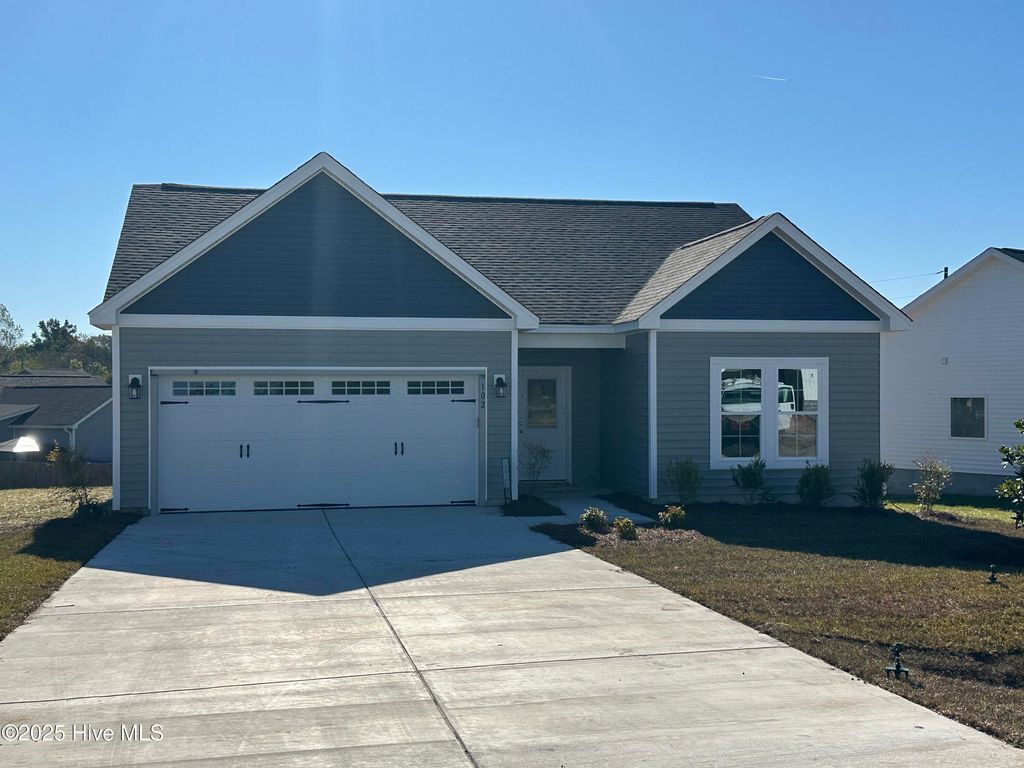 Photo of 102 Dole Court, Richlands, NC 28574 (MLS # 100537608)
