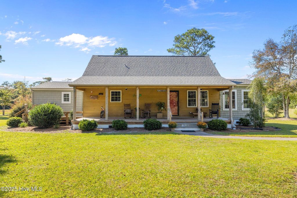 Photo of 295 Old Winberry Road, Newport, NC 28570 (MLS # 100533546)