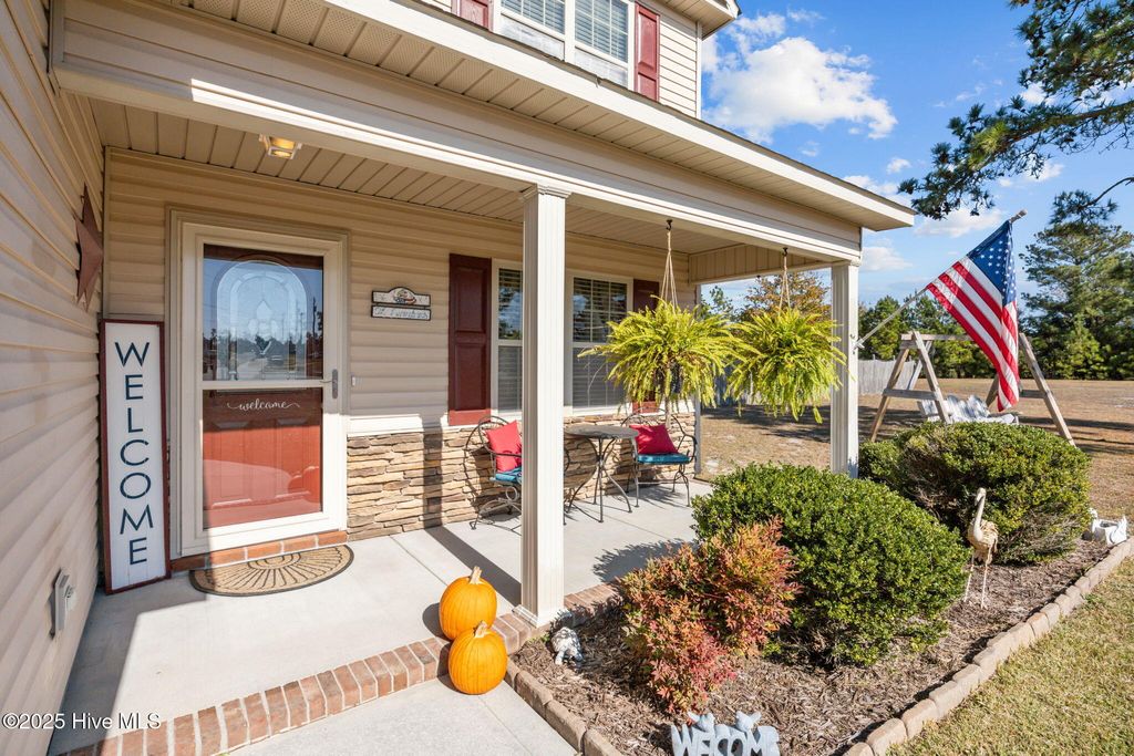 Photo of 625 Parsley Drive, Hubert, NC 28539 (MLS # 100542152)