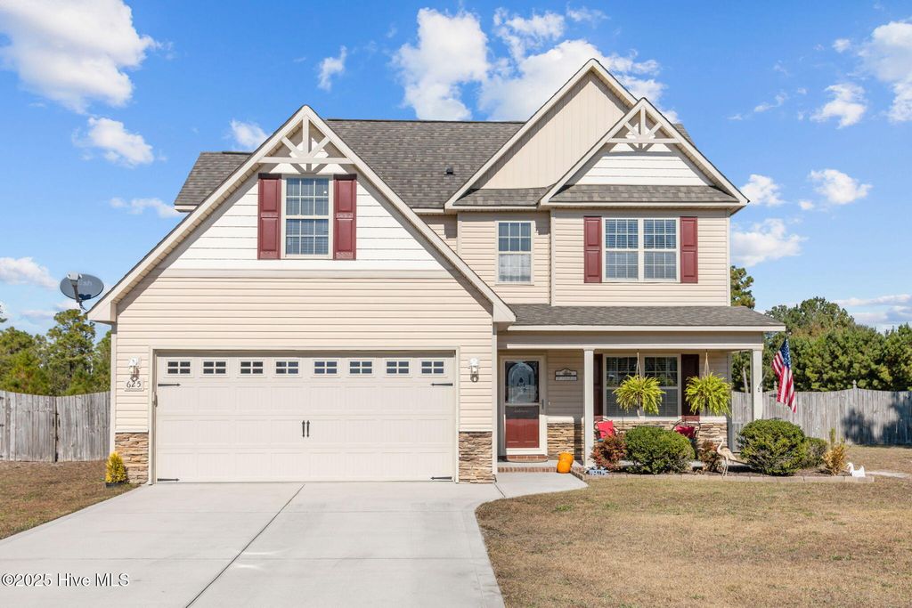 Photo of 625 Parsley Drive, Hubert, NC 28539 (MLS # 100542152)