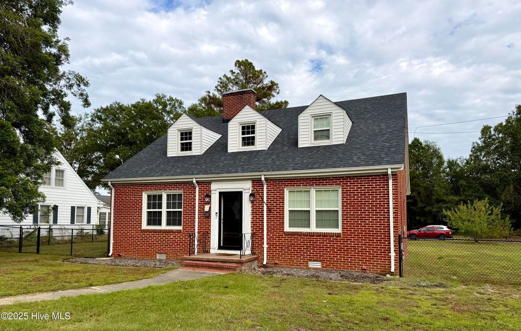 Photo of 406 N Caswell Street, La Grange, NC 28551 (MLS # 100534290)
