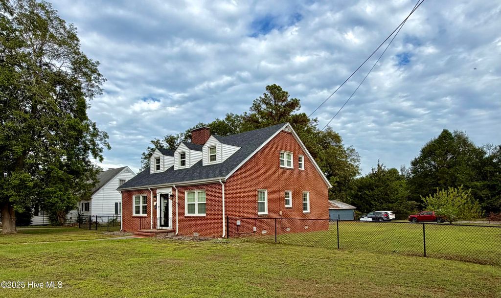 Photo of 406 N Caswell Street, La Grange, NC 28551 (MLS # 100534290)