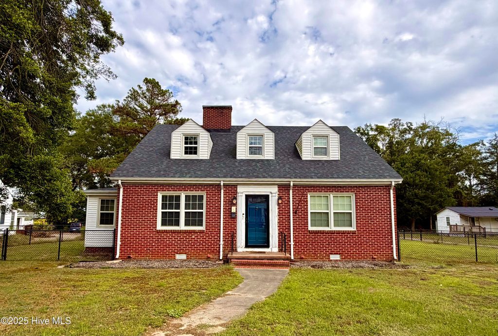 Photo of 406 N Caswell Street, La Grange, NC 28551 (MLS # 100534290)