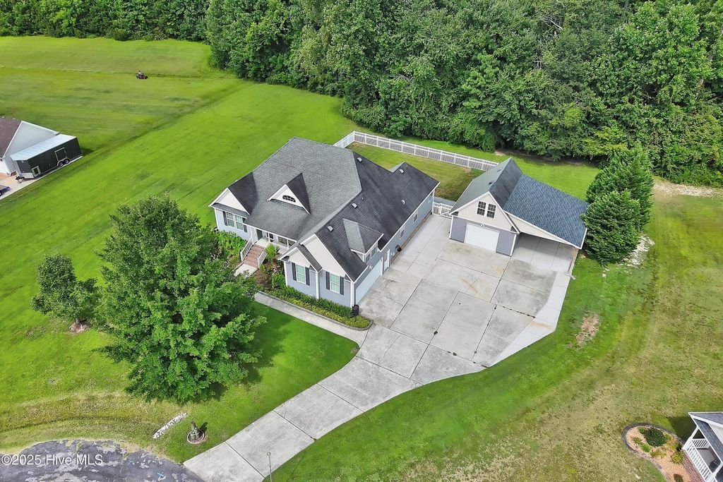 Photo of 103 Whistling Duck Court, Moyock, NC 27958 (MLS # 100498768)