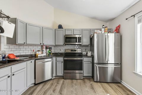 Tiny photo for 301 Brookstone Way, Jacksonville, NC 28546 (MLS # 100539908)