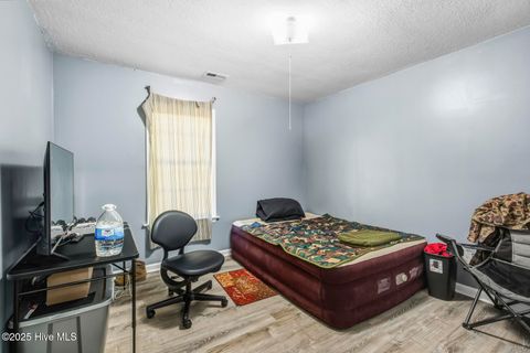 Tiny photo for 301 Brookstone Way, Jacksonville, NC 28546 (MLS # 100539908)