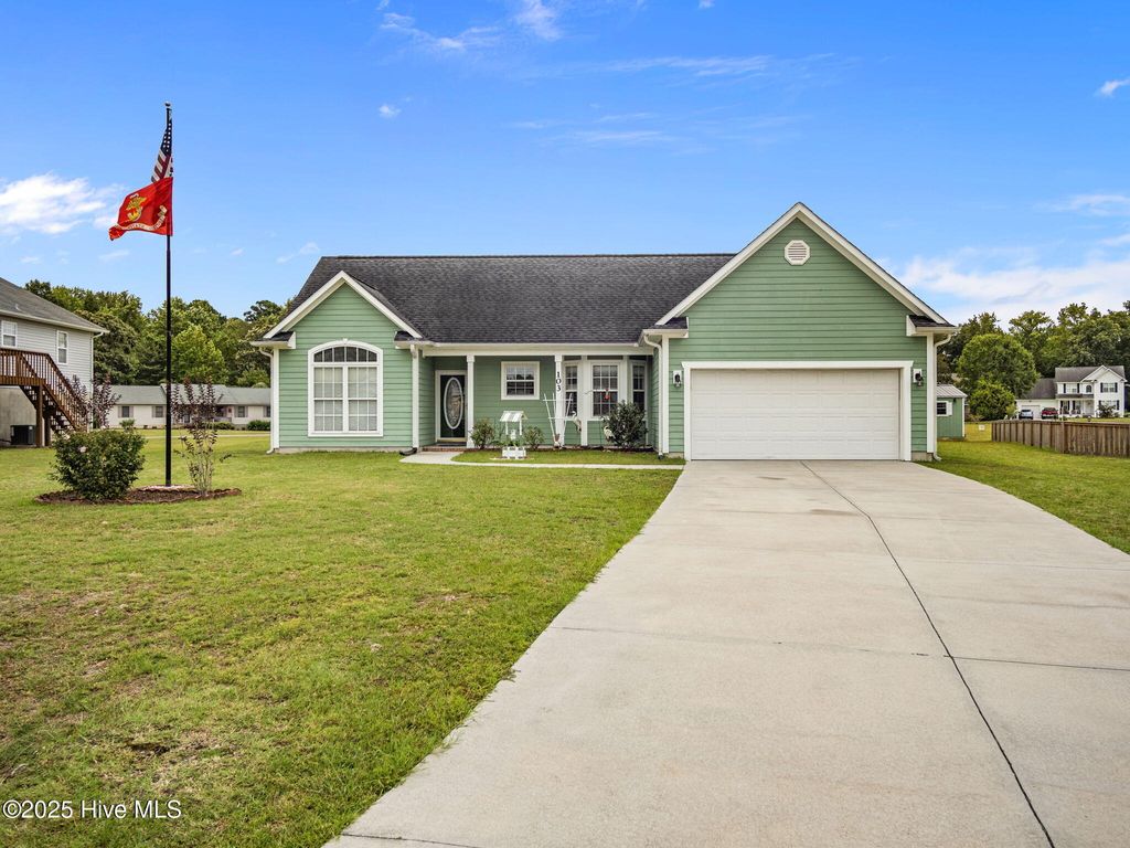 Photo of 103 Leisure Court, Stella, NC 28582 (MLS # 100531112)