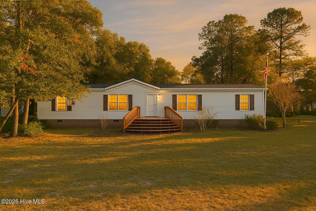 Photo of 685 Beachwood Drive SE, Bolivia, NC 28422 (MLS # 100541276)