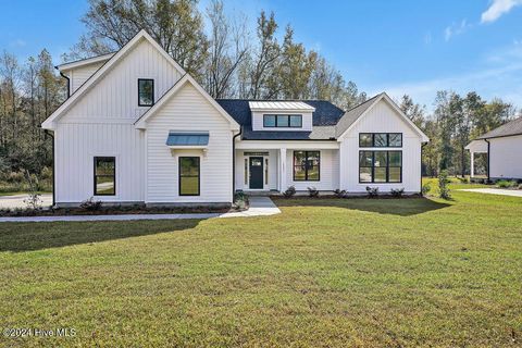 A home in Burgaw