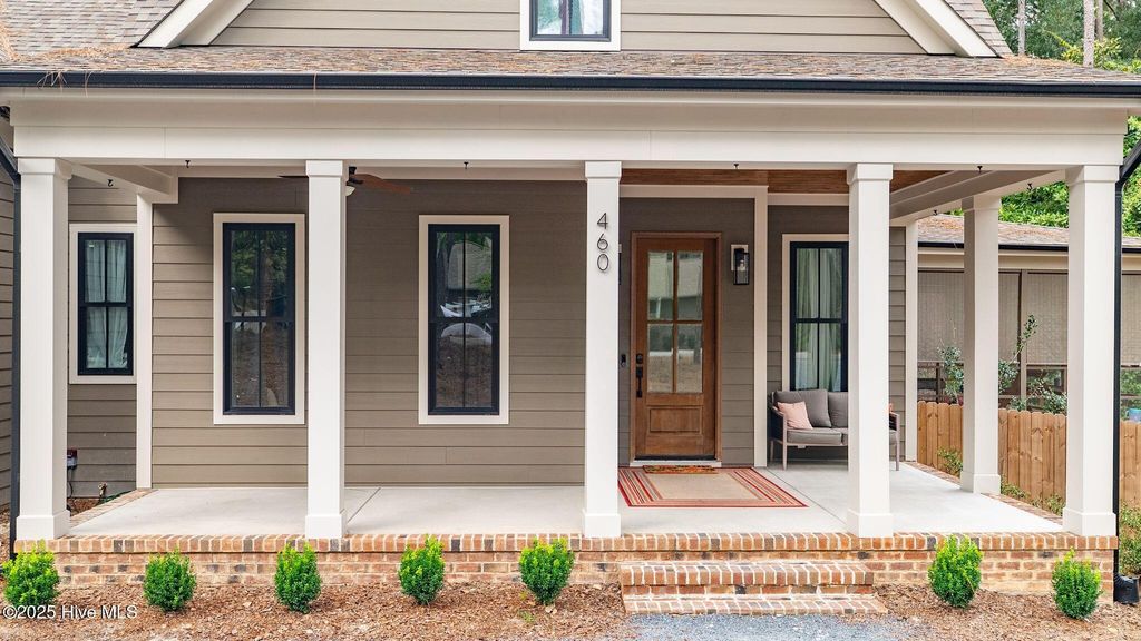 Photo of 460 Crestview Road, Southern Pines, NC 28387 (MLS # 100528100)
