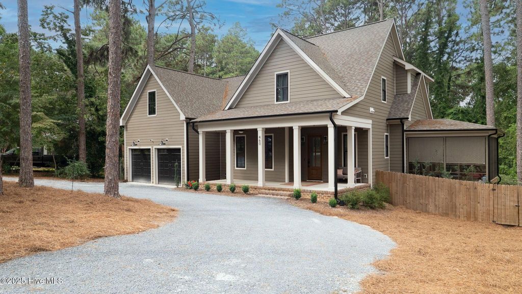 Photo of 460 Crestview Road, Southern Pines, NC 28387 (MLS # 100528100)