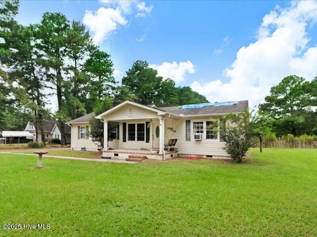 Photo of 669 Francktown Road, Richlands, NC 28574 (MLS # 100525325)