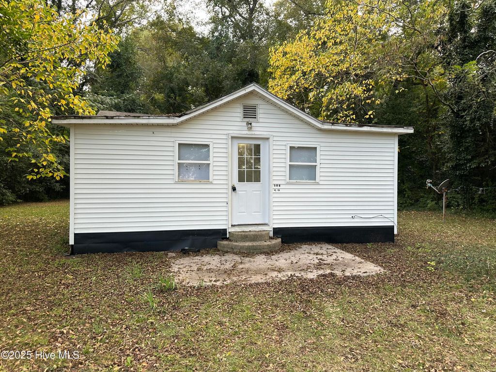 Photo of 411 Mckay Street, Laurinburg, NC 28352 (MLS # 100538077)