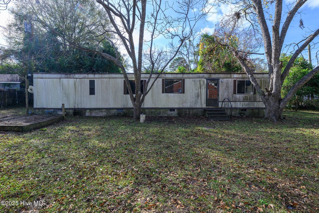 Photo of 519 Ruth Avenue, New Bern, NC 28560 (MLS # 100543092)