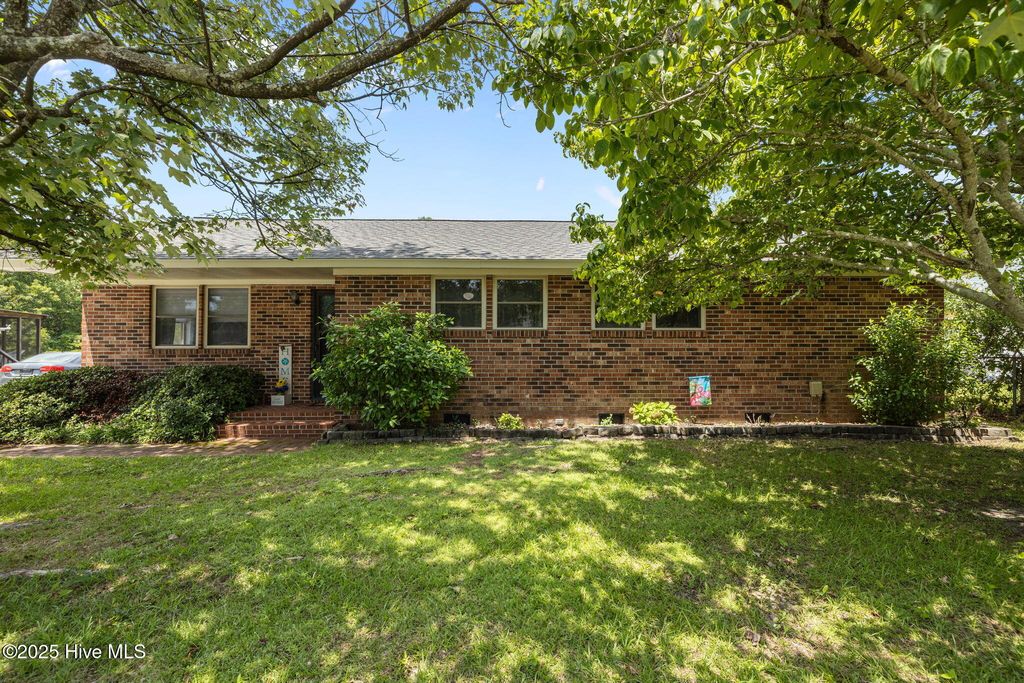 Photo of 651 W Shore Drive, Swansboro, NC 28584 (MLS # 100521468)