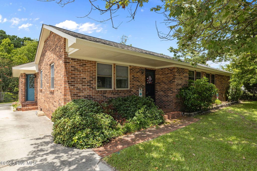 Photo of 651 W Shore Drive, Swansboro, NC 28584 (MLS # 100521468)