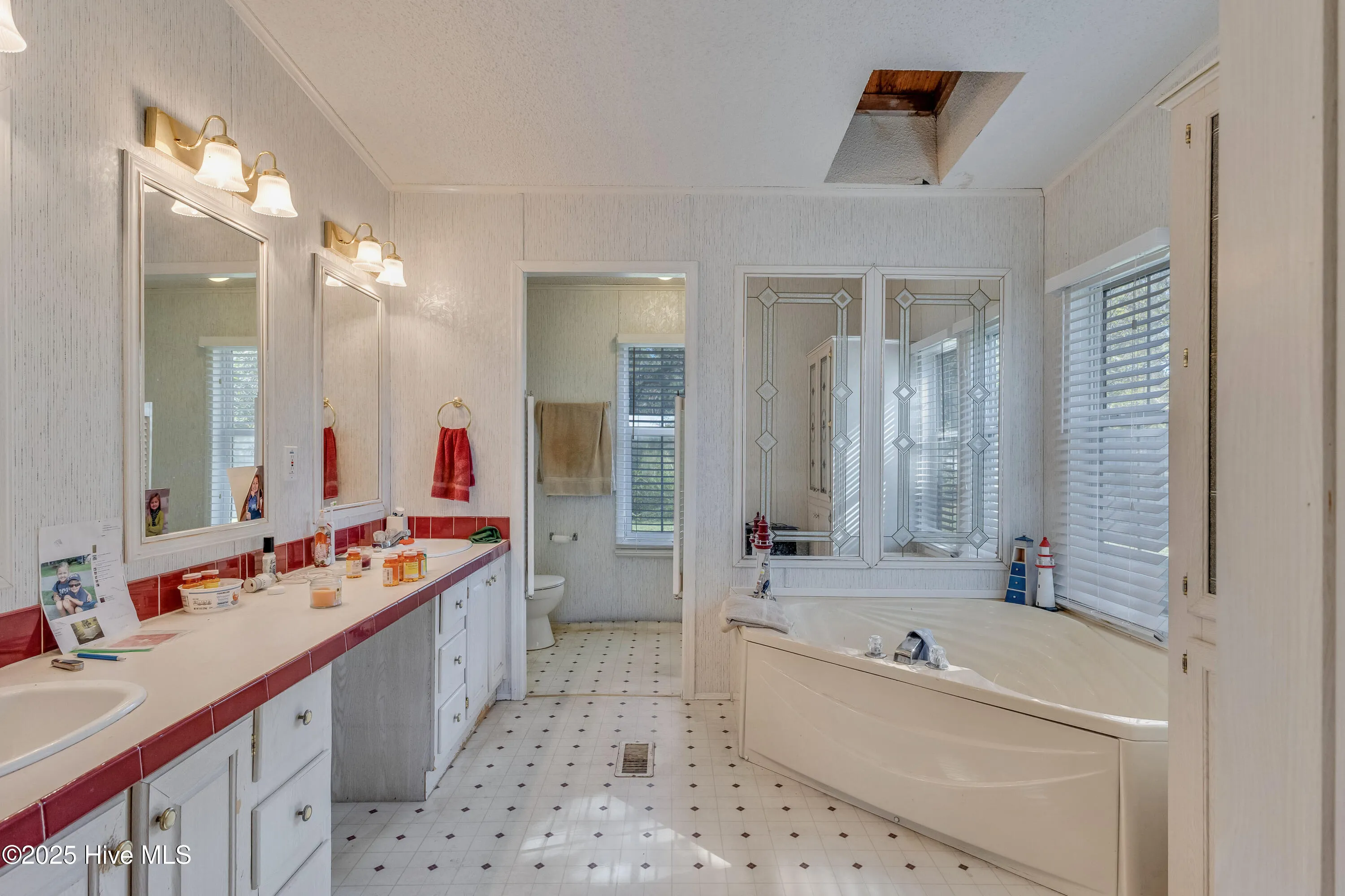 Burgaw, North Carolina 28425, United States, 3 Bedrooms Bedrooms, ,3 BathroomsBathrooms,Residential,Active,238353