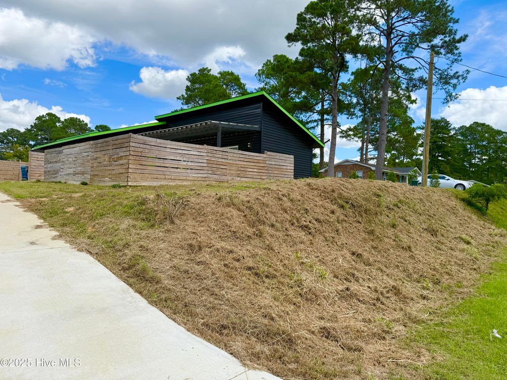 Photo of 1718 Highland Drive, Washington, NC 27889 (MLS # 100528537)