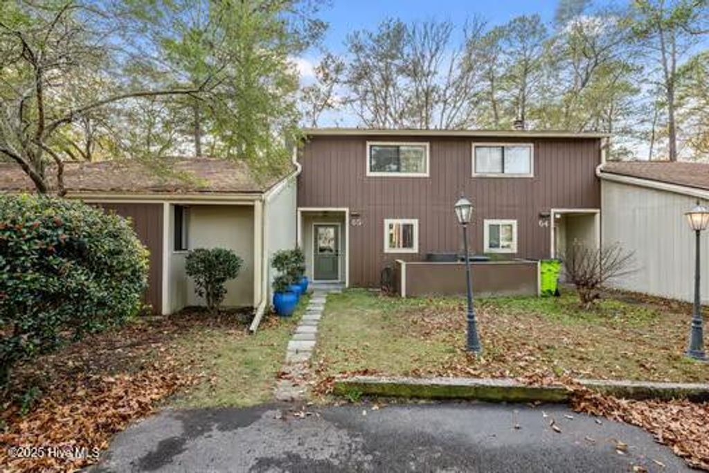 Photo of 65 Quarterdeck Townhouse, New Bern, NC 28562 (MLS # 100544318)