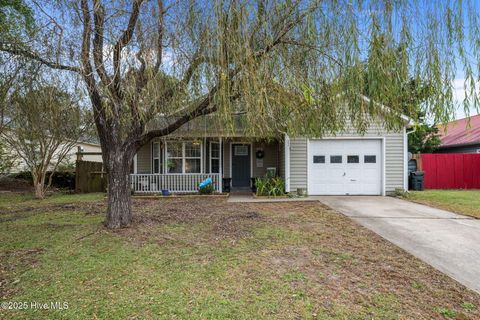 Photo of 217 Attmore Drive, New Bern, NC 28560 (MLS # 100538600) Photo of 217 Attmore Drive, New Bern, NC 28560 (MLS # 100538600)