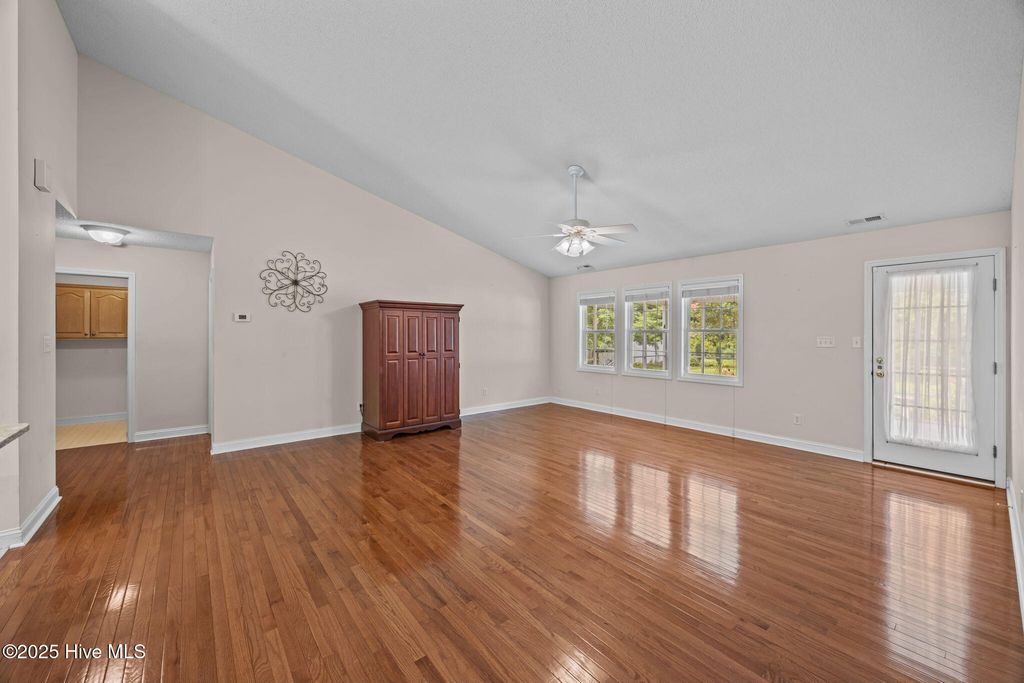 Photo of 303 Deerfield Drive, New Bern, NC 28562 (MLS # 100524932)