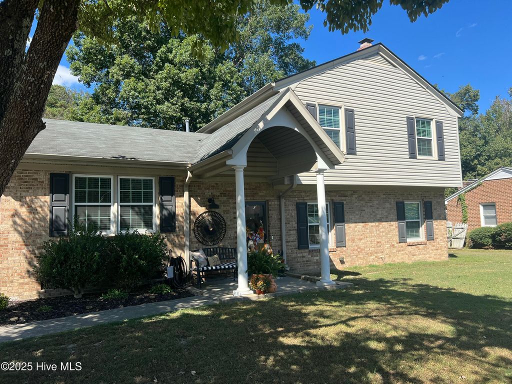 Photo of 1204 Rodgers Drive, Tarboro, NC 27886 (MLS # 100534411)