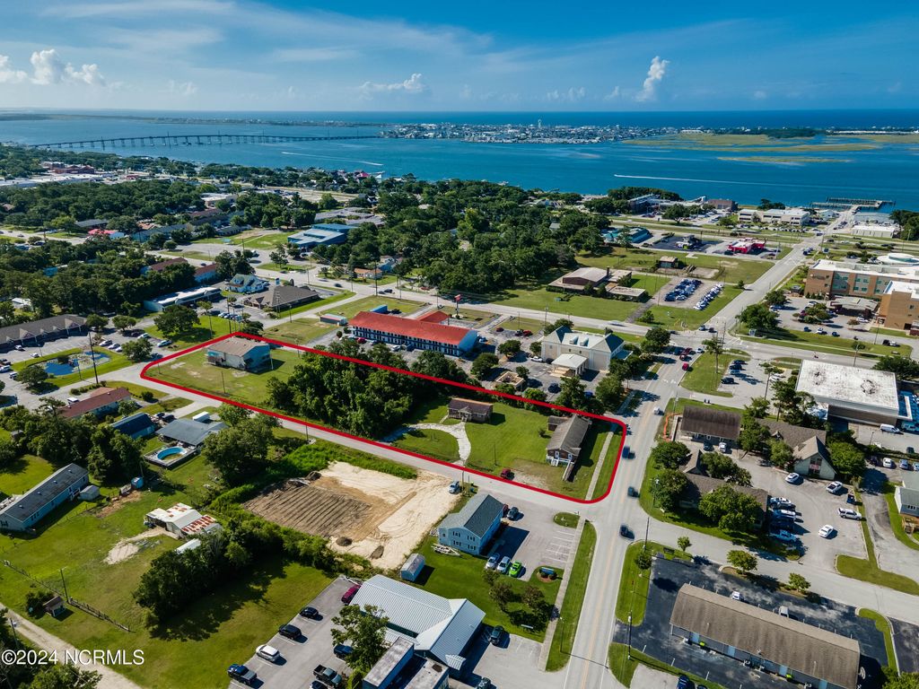 Photo of 212 N 35th Street, Morehead City, NC 28557 (MLS # 100458912)