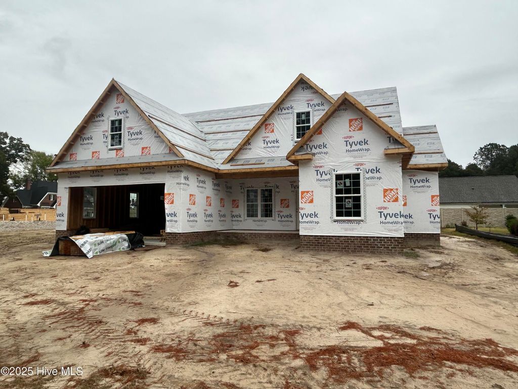 Photo of 116 Village Circle, Clinton, NC 28328 (MLS # 100538620)