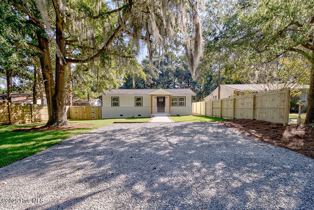 Photo of 1935 Honeysuckle Street, Wilmington, NC 28401 (MLS # 100527428)