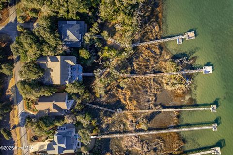 A home in Pine Knoll Shores