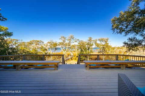 A home in Pine Knoll Shores