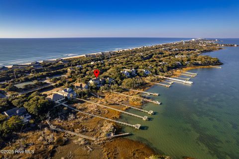 A home in Pine Knoll Shores