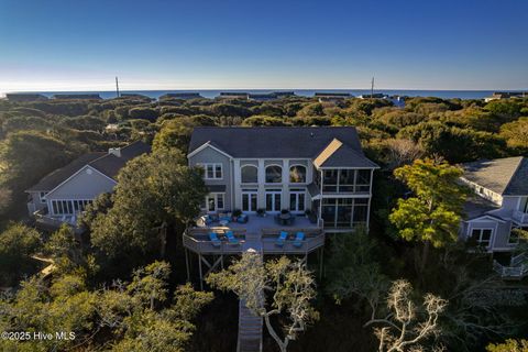 A home in Pine Knoll Shores