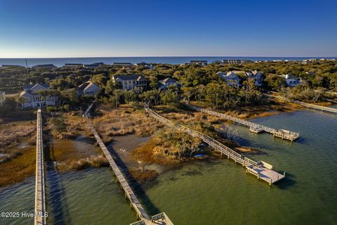 A home in Pine Knoll Shores