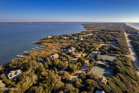 A home in Pine Knoll Shores