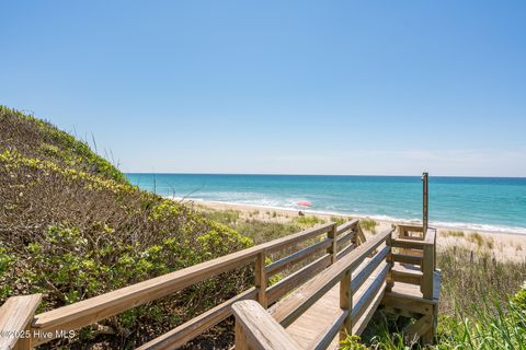 A home in Pine Knoll Shores