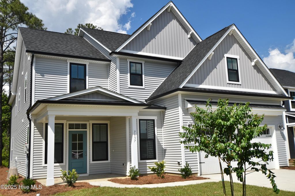 Photo of 81 N Bandwheel Way, Hampstead, NC 28443 (MLS # 100534658)