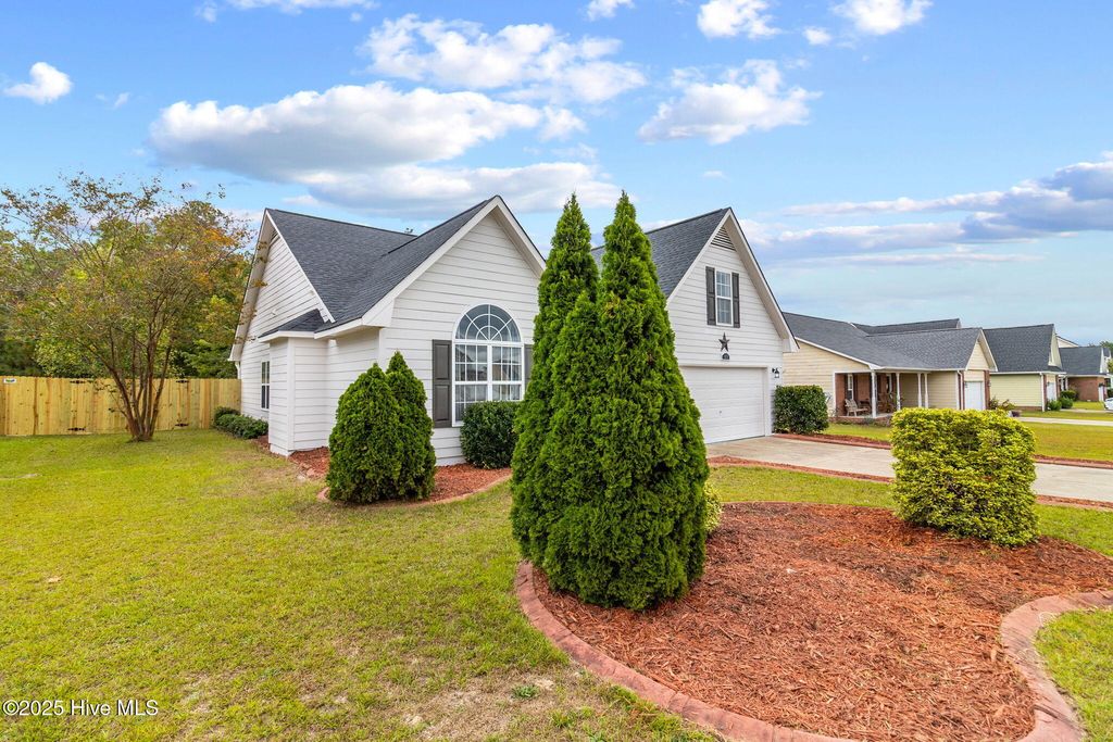 Photo of 179 Fallingleaf Drive, Raeford, NC 28376 (MLS # 100534922)