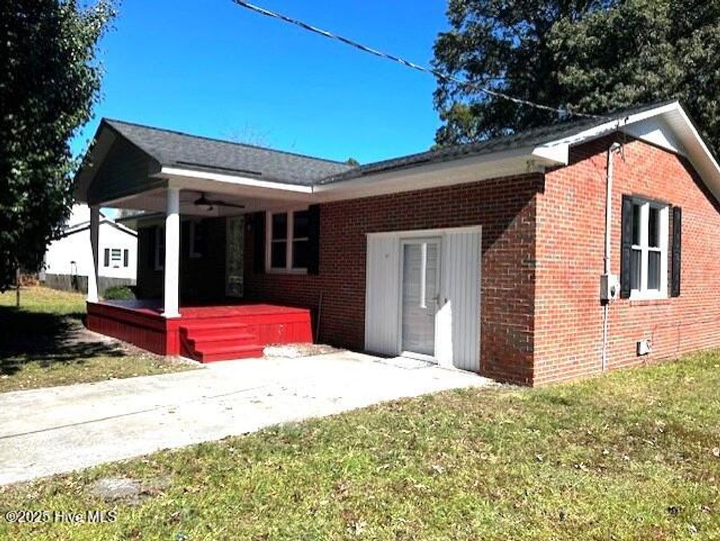 Photo of 1817 Cobb Road, Kinston, NC 28501 (MLS # 100536916)