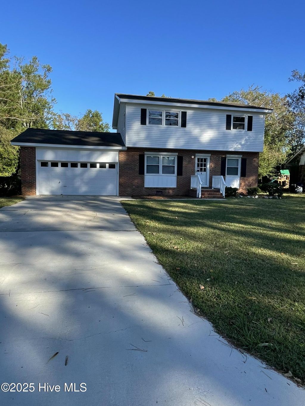 Photo of 106 Allen Place, Jacksonville, NC 28546 (MLS # 100537049)
