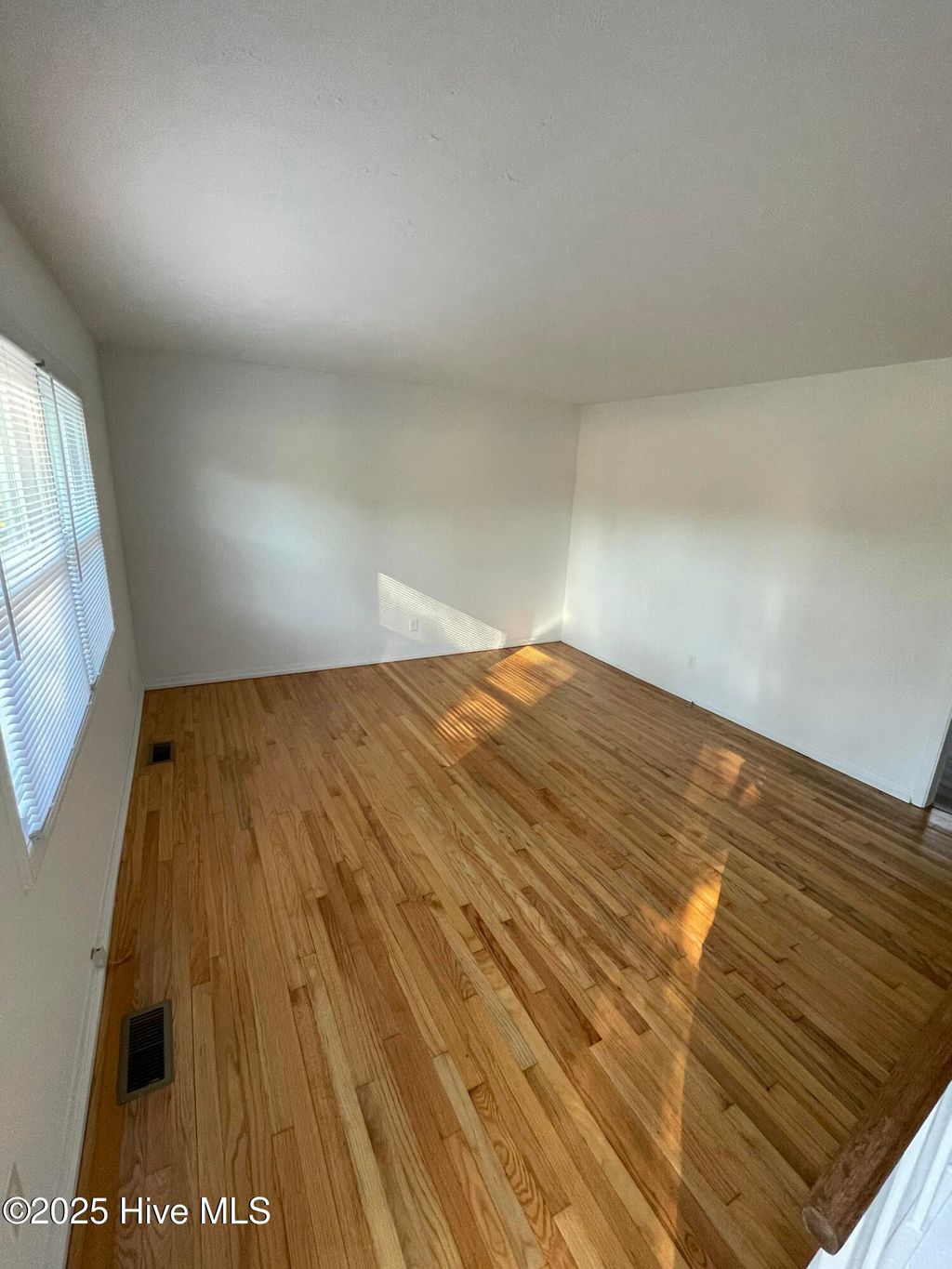 Photo of 106 Allen Place, Jacksonville, NC 28546 (MLS # 100537049)