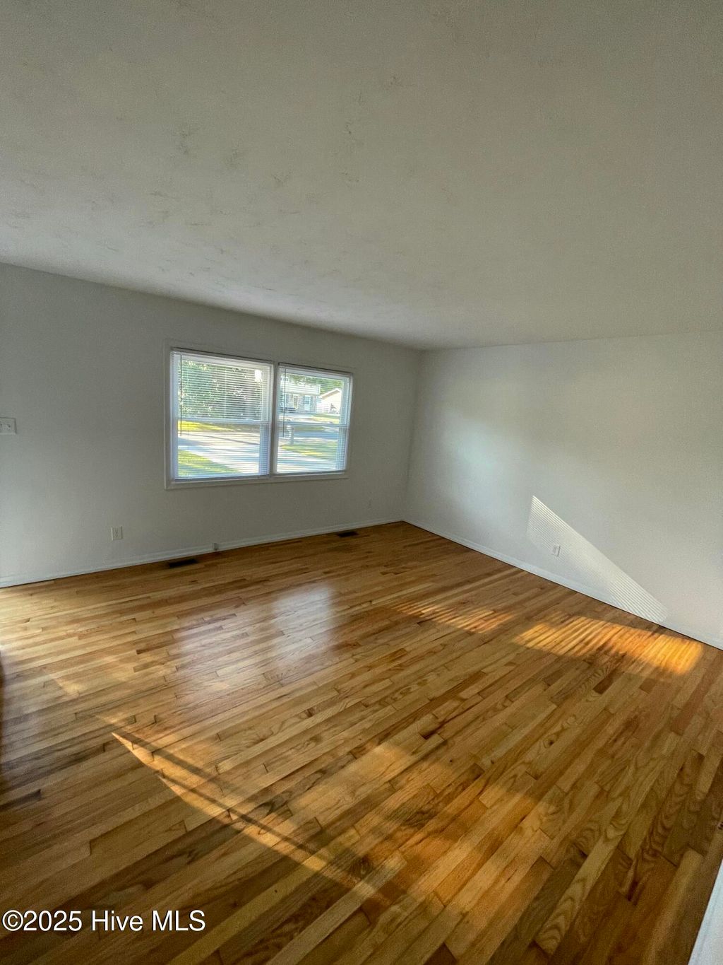 Photo of 106 Allen Place, Jacksonville, NC 28546 (MLS # 100537049)