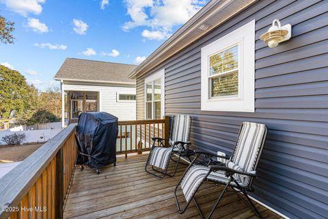 A home in Oak Island