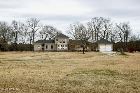 MLS: 100493560