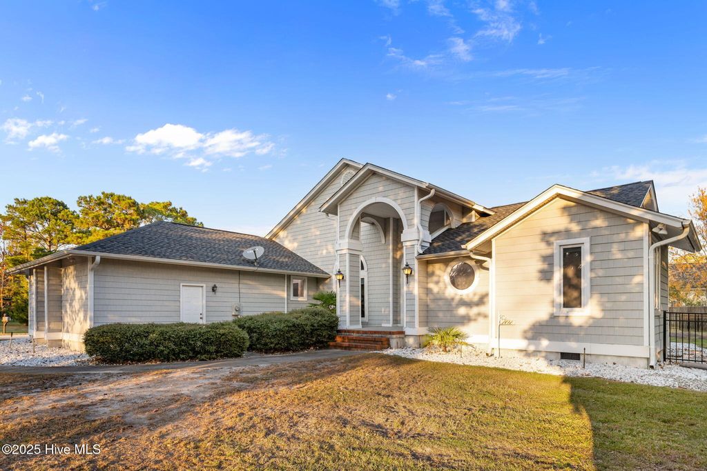 Photo of 101 Bunker Court, Hampstead, NC 28443 (MLS # 100542327)