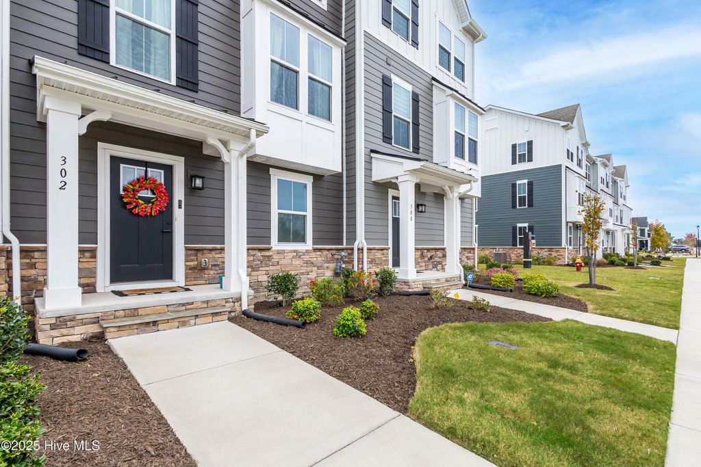 Photo of 302 Lydia Street, Moyock, NC 27958 (MLS # 100538774)